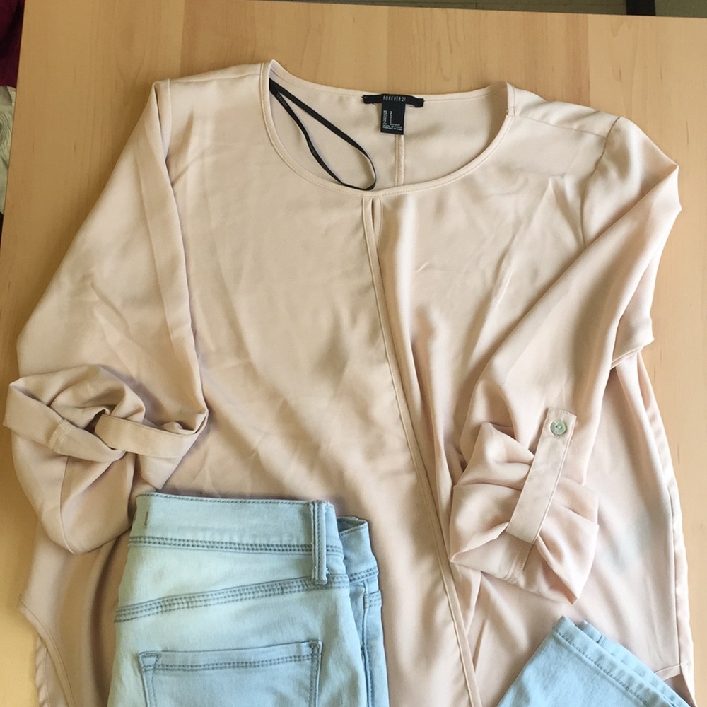 Pinkish beige cream